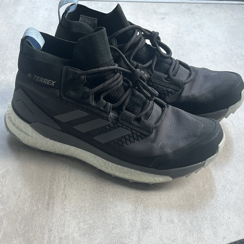 Adidas Women's Terrex Free Hiker Gore-Tex Hiking Shoes, Carbon, G28464, Size 8